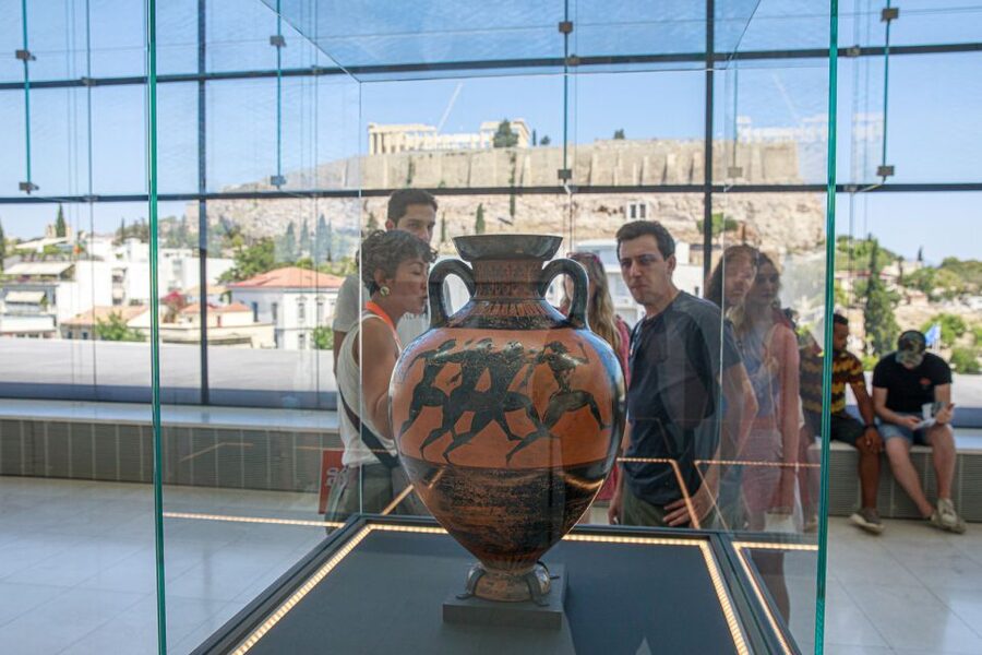 From Cruise Port: Athens City, Acropolis & Acropolis Museum - Parliament, Changing of the Guards, and the National Garden pause