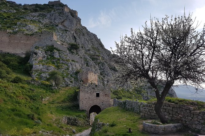 Full day tour Ancient Corinth with wine or olive oil tasting - Acrocorinth fortress views: Venetian walls and legendary ownership