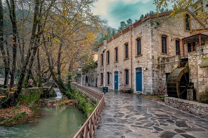 ''Full-Day Tour of Delphi-Byzantine Monastery of Hosios Loukas'' - Livadia First: Stone Bridges, a Byzantine Castle, and a Quick Food Window