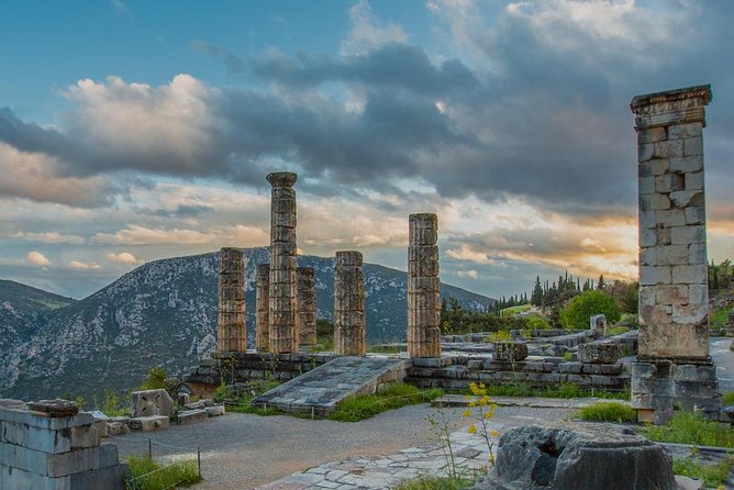 ''Full-Day Tour of Delphi-Byzantine Monastery of Hosios Loukas'' - Arachova Stop: Mountain Town Break and a Real Lunch Option