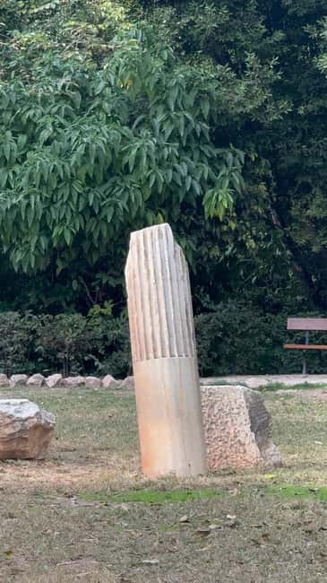 Gods, Heroes & Acropolis View: Mythical Athens Walking Tour - The quiet stop that adds variety