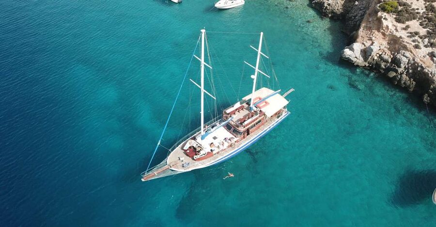 Half-Day Athens Cruise: Swim Stop,Lunch, and Drinks Included - Traditional wooden sailing, morning start, and the Athenian Riviera vibe