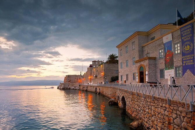 "Hydra: Wander the Cosmopolitan Car-Free Island on Foot" - Who should book this Hydra day, and who might feel the pain