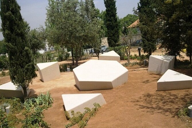 Jewish tour and Athens sightseeing in 6 hours - Jewish Museum of Greece: Hebrew books and WWII memory in one stop