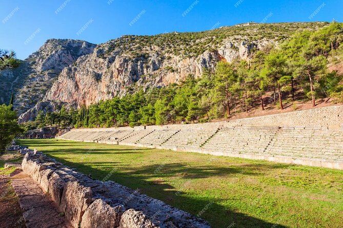 Mercedes Private Tour to Delphi and Arachova - Arachova: mountain village time for views and shopping