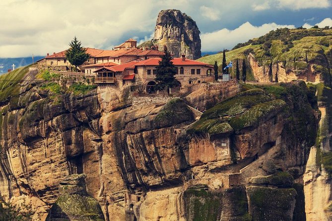 Mercedes Private Tour to Meteora, Delphi and Thermopylae - Kastraki Lunch Break: Eagle-Nest Vibes at the Base