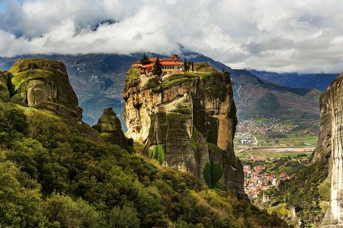 Meteora and Thermopylae Private Tour from Athens - Hotel pickup and the 4.5-hour drive that sets the tone