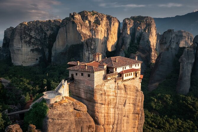Meteora Monasteries & Caves DayTrip from Athens with Greek Lunch - The Midway Break at Kamena Vourla: Quick Reset With Sea Views