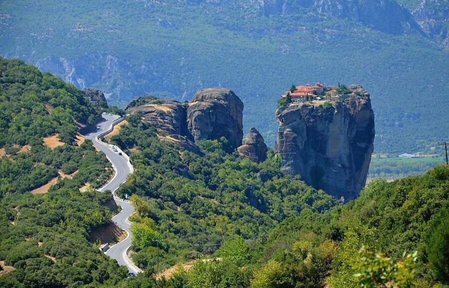 Meteora Monasteries: Full Day Tour from Athens - A 12-hour road trip to Meteora from Athens