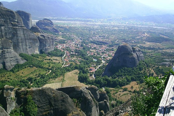 Meteora Private Full Day Tour - Thermopylae: a short stop with real emotional weight