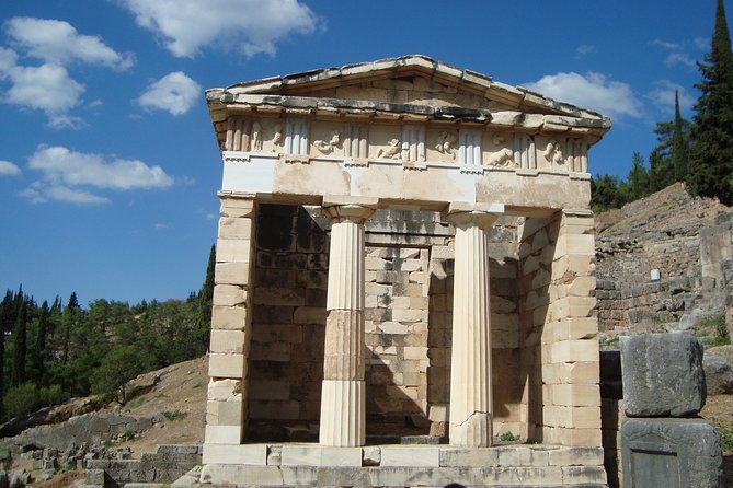 Mystical Delphi & Hosios Loukas Byzantine Wonder Luxury Day Tour - Delphi Museum Timing: How to Pair It With the Ruins