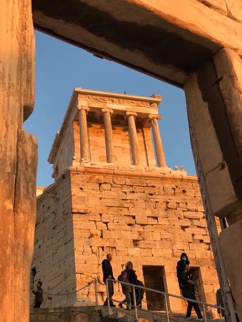 Parthenon & Acropolis Guided Tour in Spanish -Option Tickets - Propylaea and Temple of Athena Nike: Architectural Clues