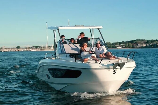Private Boat Excursion to Aegina and Moni Islands from Athens - Aegina in Two Hours: Neoclassical Streets and the Best Promenade Time