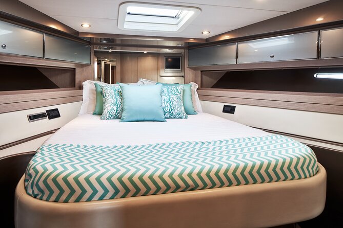 Private Cruises to Cape Sounio, Makronisos & Cyclades Islands - Onboard setup and included treats: where the value shows up