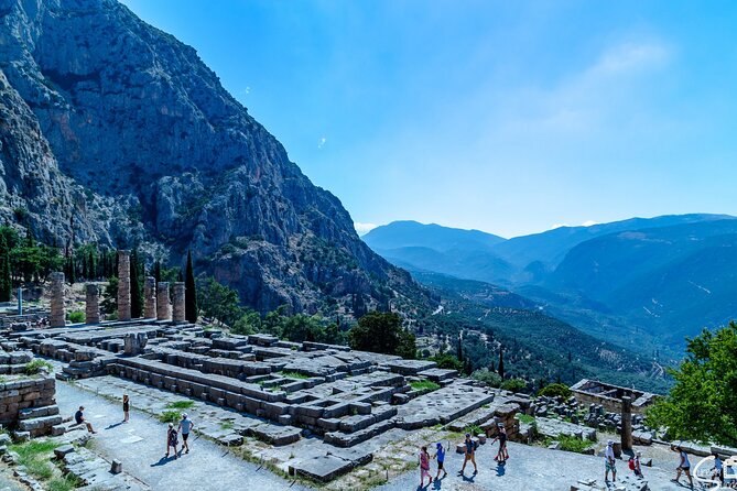 Private Delphi and Hosios Loukas Monastery - Great Lunch and Drinks Included - Pickup and private vehicle logistics that keep the day calm