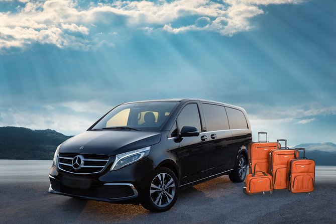 Private Limo Transfer From ATH Airport To Athens/Pireaus/Suburbs - Punctuality That Helps: Flight Monitoring and Quick Pickup Adjustments