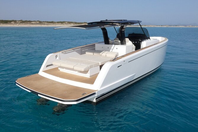 Private Luxury Powerboat Day Tour in Athens - Key things you will notice right away