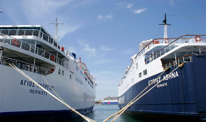 Private Luxury Transfers in Athens, Piraeus Port & Athens Airport - Communication and driver style: what the reviews reveal