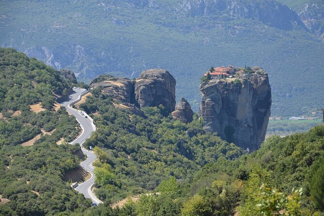 Private Tour to Monasteries of Meteora & Thermopylae from Athens - Meteora monastery visits: what you’ll see, and how to make it work