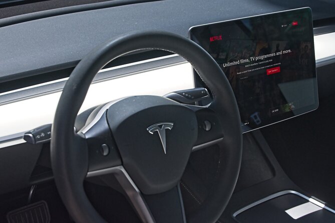Private Transfer from Athens Airport to Athens City with Tesla - Tesla Transfer Day: why a car beats a scramble