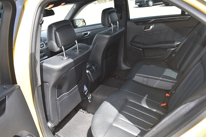 Private Transfer from Piraeus Port to Athens City (Hotels/Apartments) - Key highlights at a glance