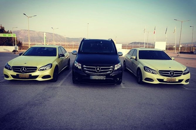 Private transfer Port - Athens - What the car experience really feels like: WiFi, chargers, and the small comforts