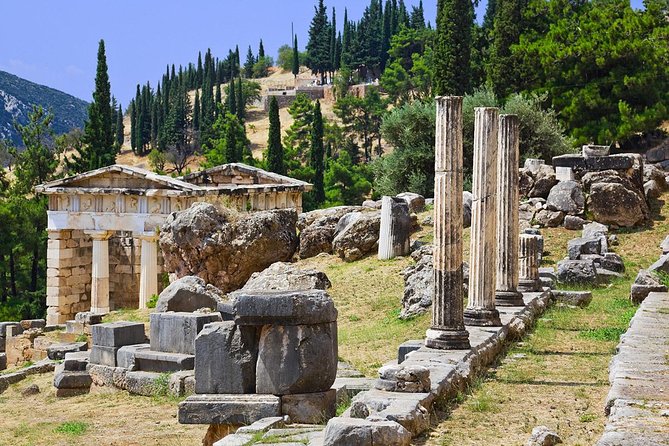 Spiritual Delphi & Thermopylae Battlefield Private Full Day Tour - Delphi Village Meal Break and the Sea, Olive Groves, and Quiet Time