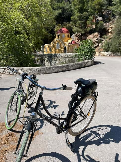 Suncycling Athens: Rent a Bike and Explore the City - Equipment, lights, and why the details matter