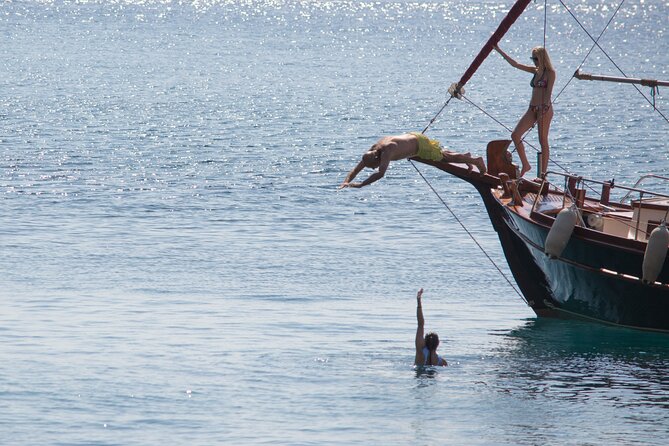 Sunset Cruise Athens Riviera – Half Day Swimming&BBQ onBoard - A half-day cruise that actually gives you time in the water