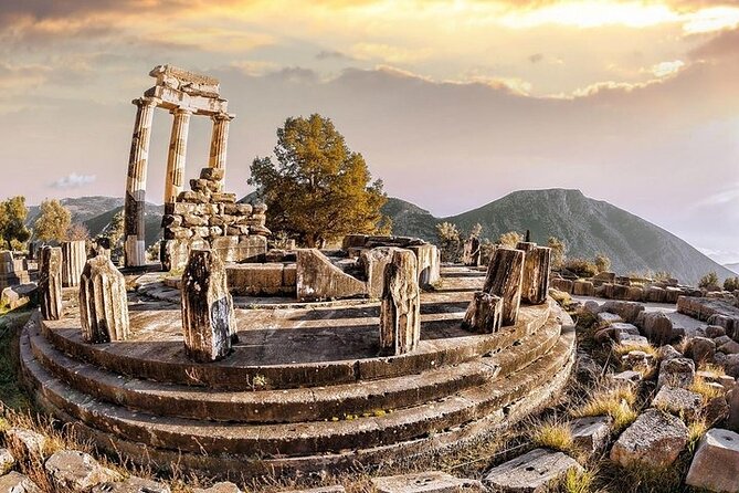 Thermopylae The battle of the 300 Spartans & Delphi Day Tour - Price and logistics: does $260.66 per person make sense?
