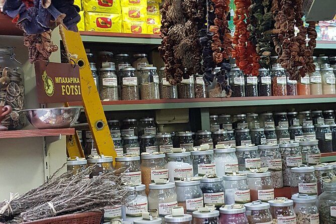 Traditional breakfast in markets with olive oil and honey tasting - Meeting point and logistics that keep things easy