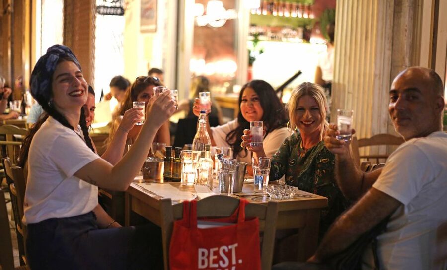 Twilight Athens Tour inc. rooftops, tastings & 3 drinks - Starting at Syntagma, finishing in Monastiraki
