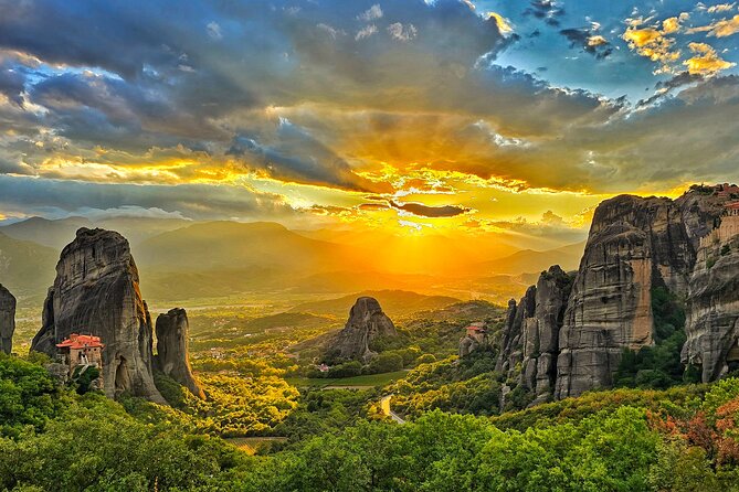 Unforgettable Delphi and Meteora PrivateTour All Inclusive - Key points you’ll care about