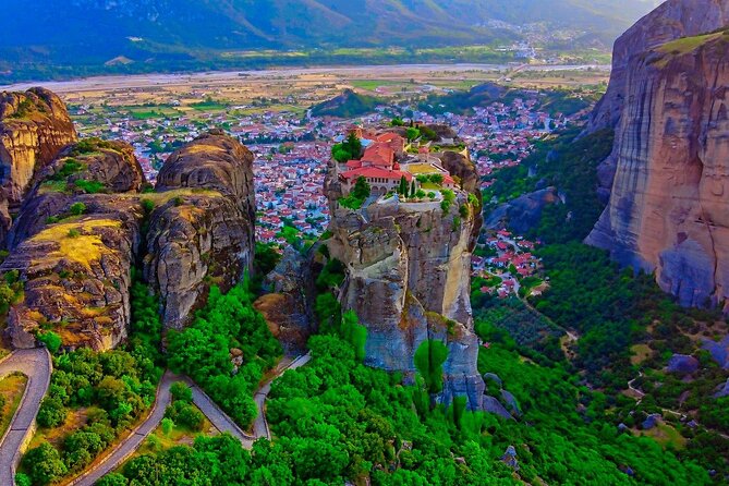 Unforgettable Delphi and Meteora PrivateTour All Inclusive - Delphi ruins and the museum, where the story connects