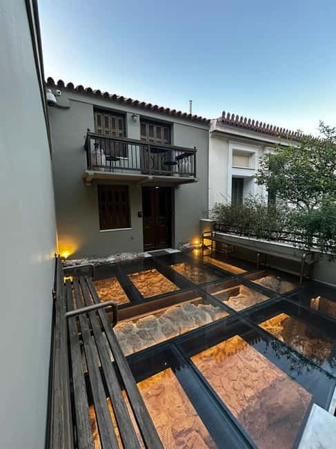 Walk through Ancient and Modern Athens - Anafiotika’s old-residential feel near the Acropolis